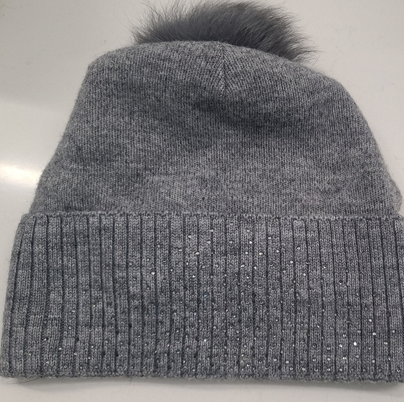 Grey slouchy knit crystal beanie with faux fur pompom - Picture 9 of 10